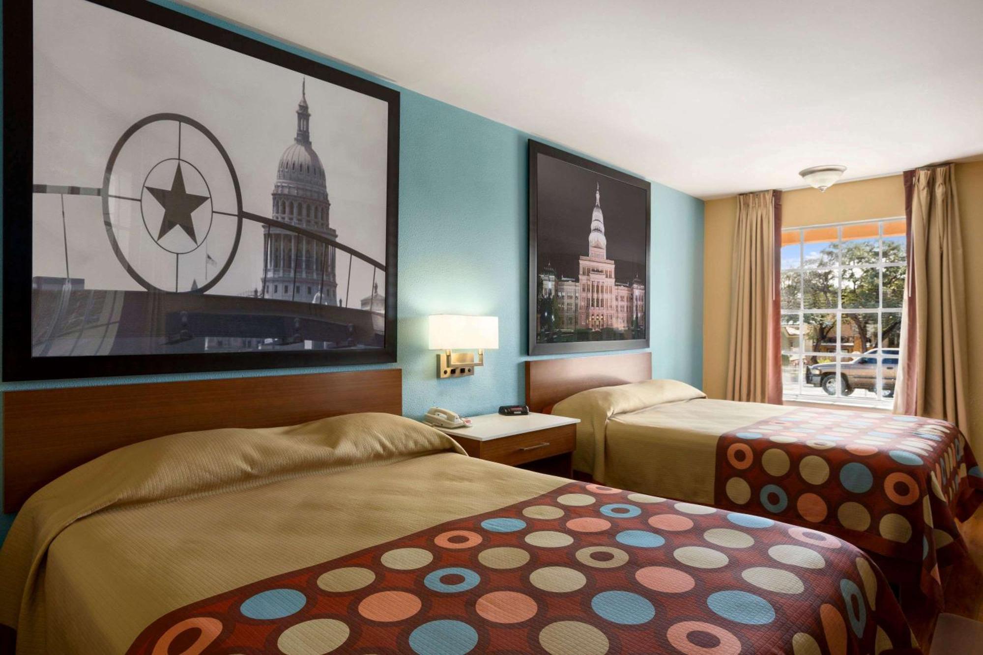 Superior Queen Suite with Three Queen Beds - Non-Smoking