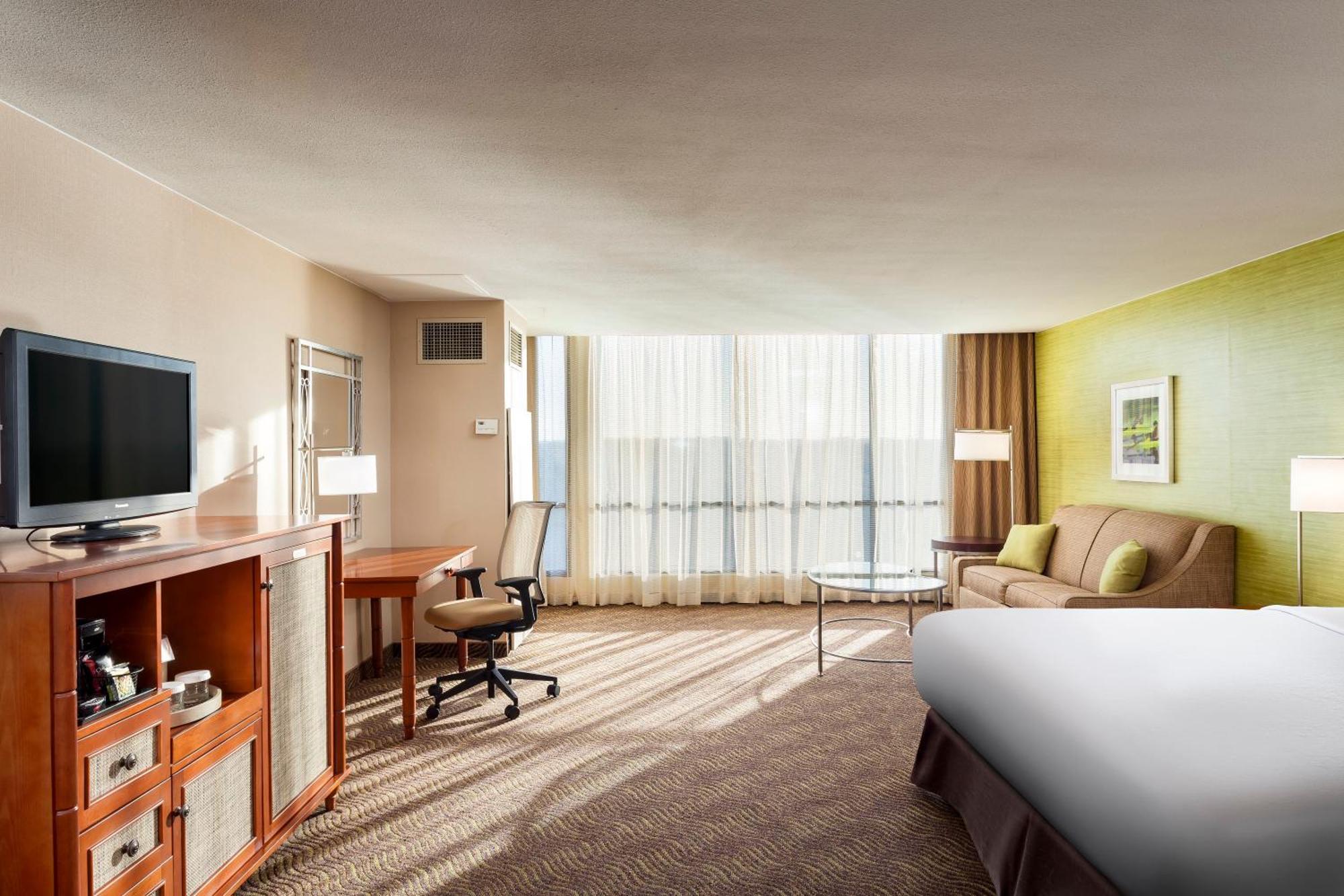 Premium King Room Corner View