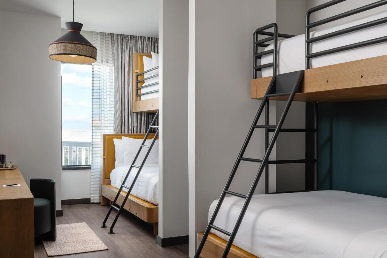 Double Queen Bunk Room