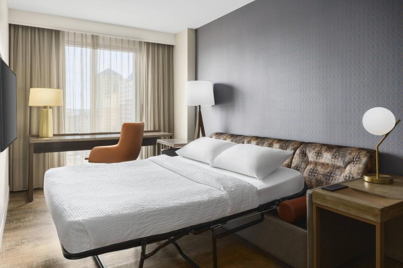 One-Bedroom Queen Suite Sofa Bed