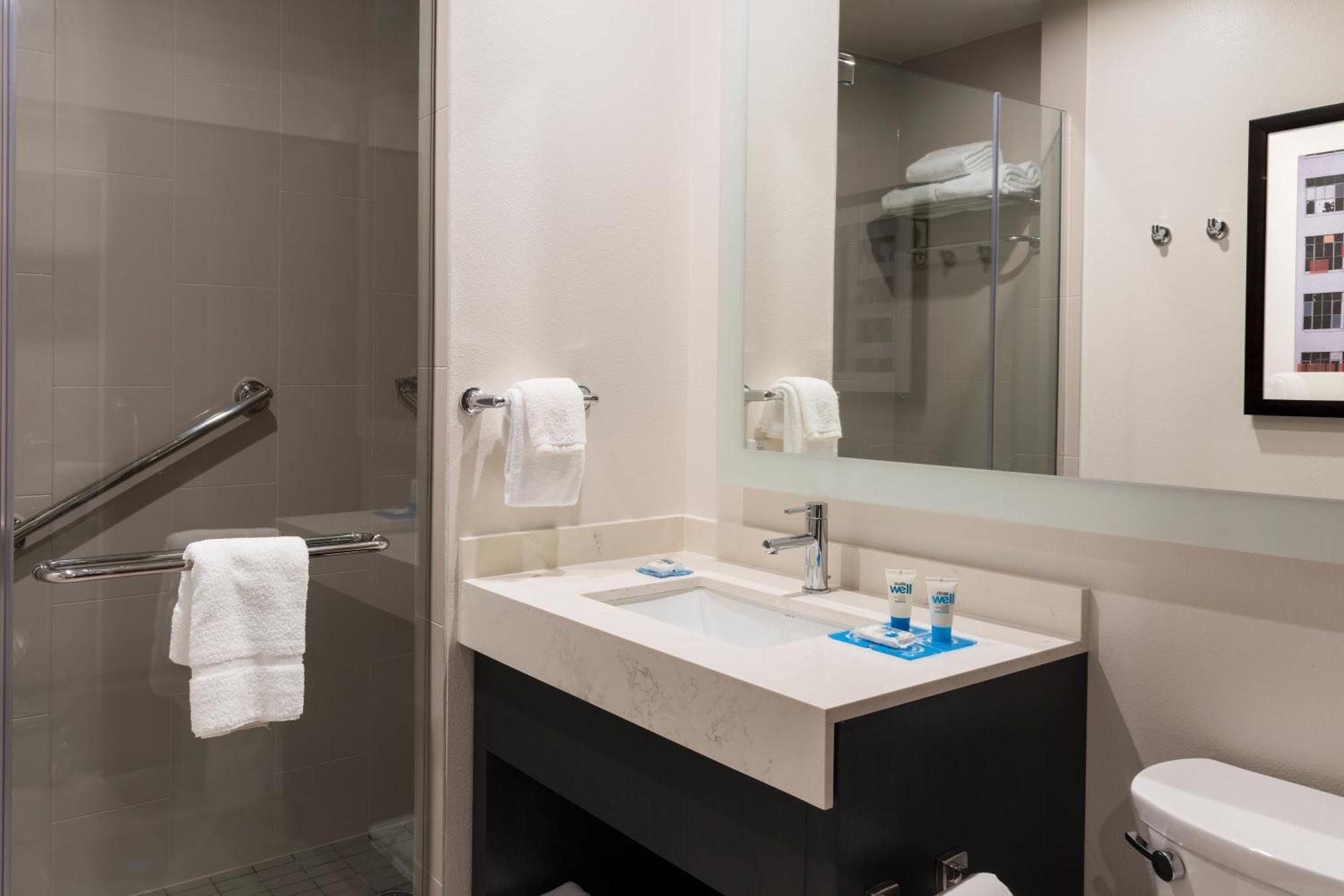 Suite mit 1 Schlafzimmer, Kingsize-Bett, Schlafsofa und Küche