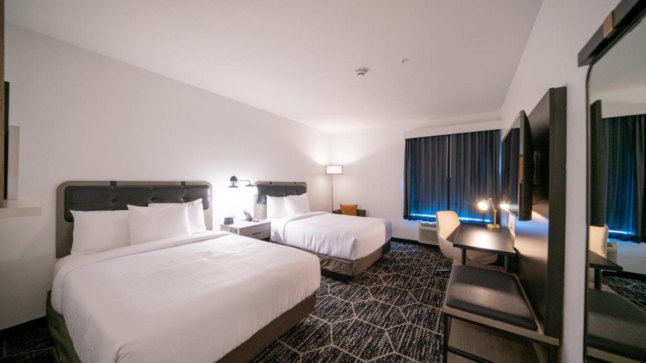 Queen Room with Two Queen Beds - Non-Smoking