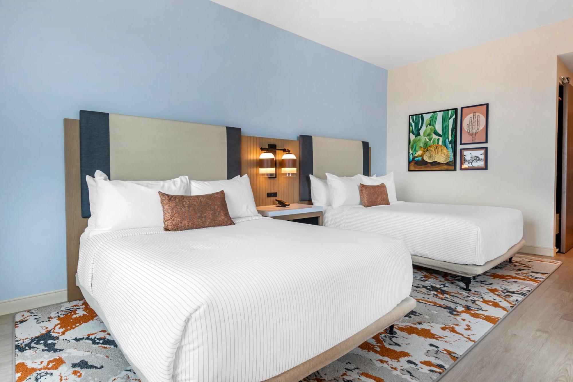 Quadruple Room Two Queen Beds Tub Disability Access or Non Smoking,1538728588:JPEG