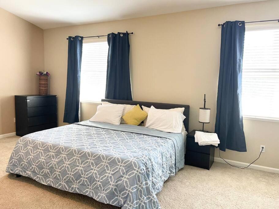 Premier King Room
