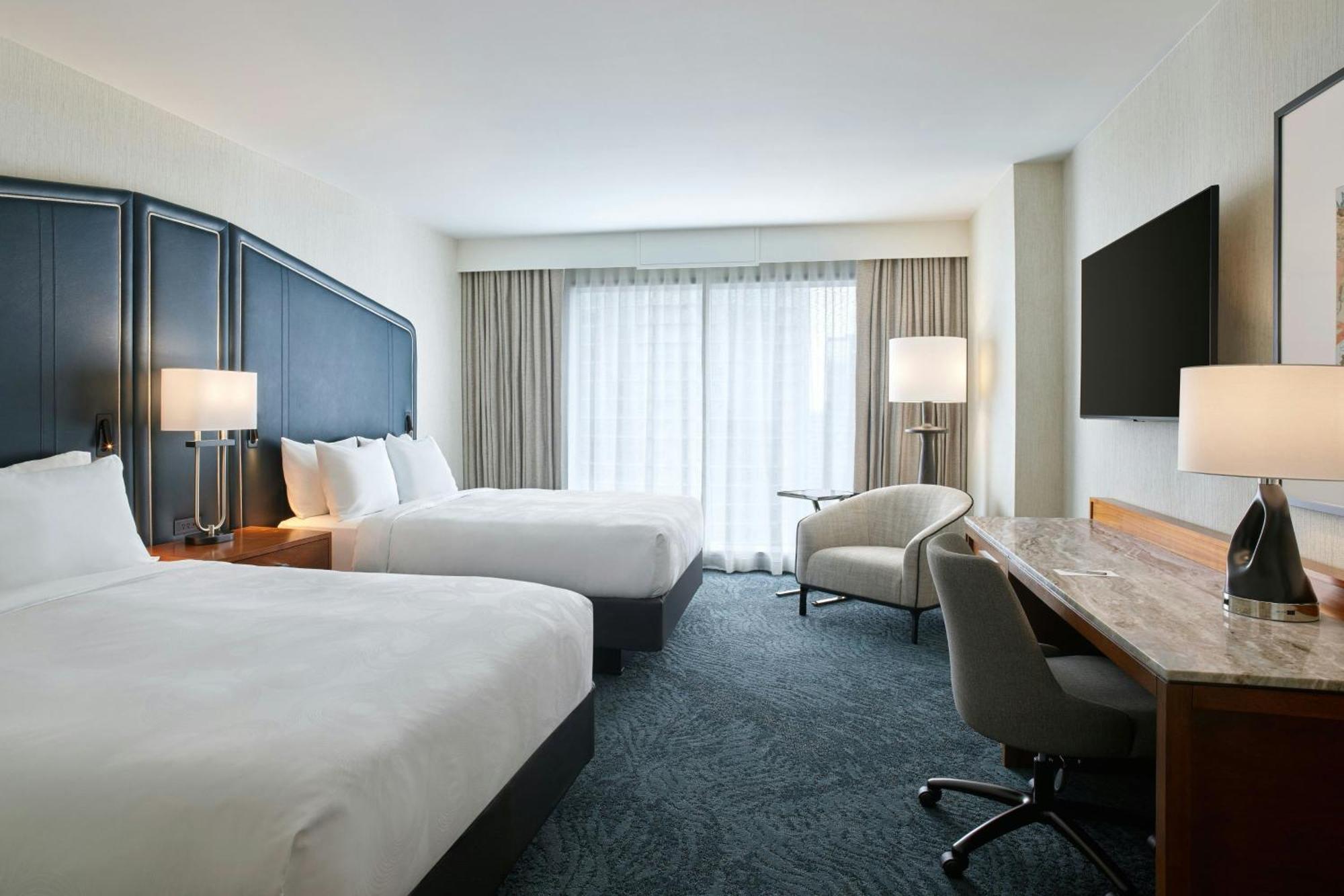 Queen Room Two Queen Beds City View High Floor