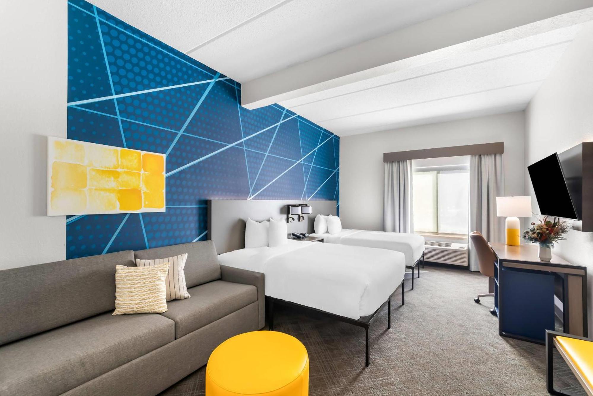 Queen Suite with Two Queen Beds - Non-Smoking