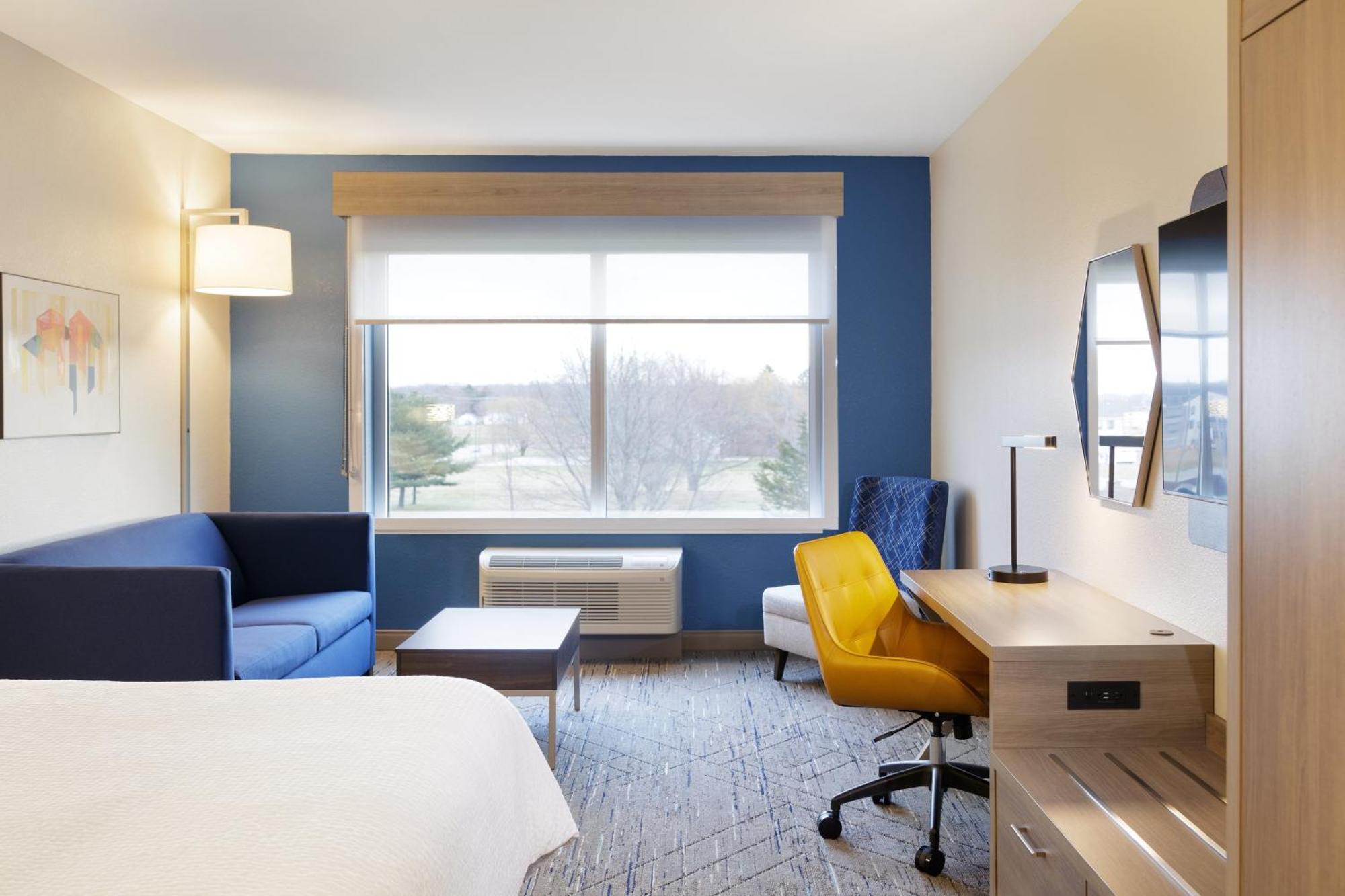 King Suite with Sofa Bed and Sofa Bed - Communications and Mobility Access
