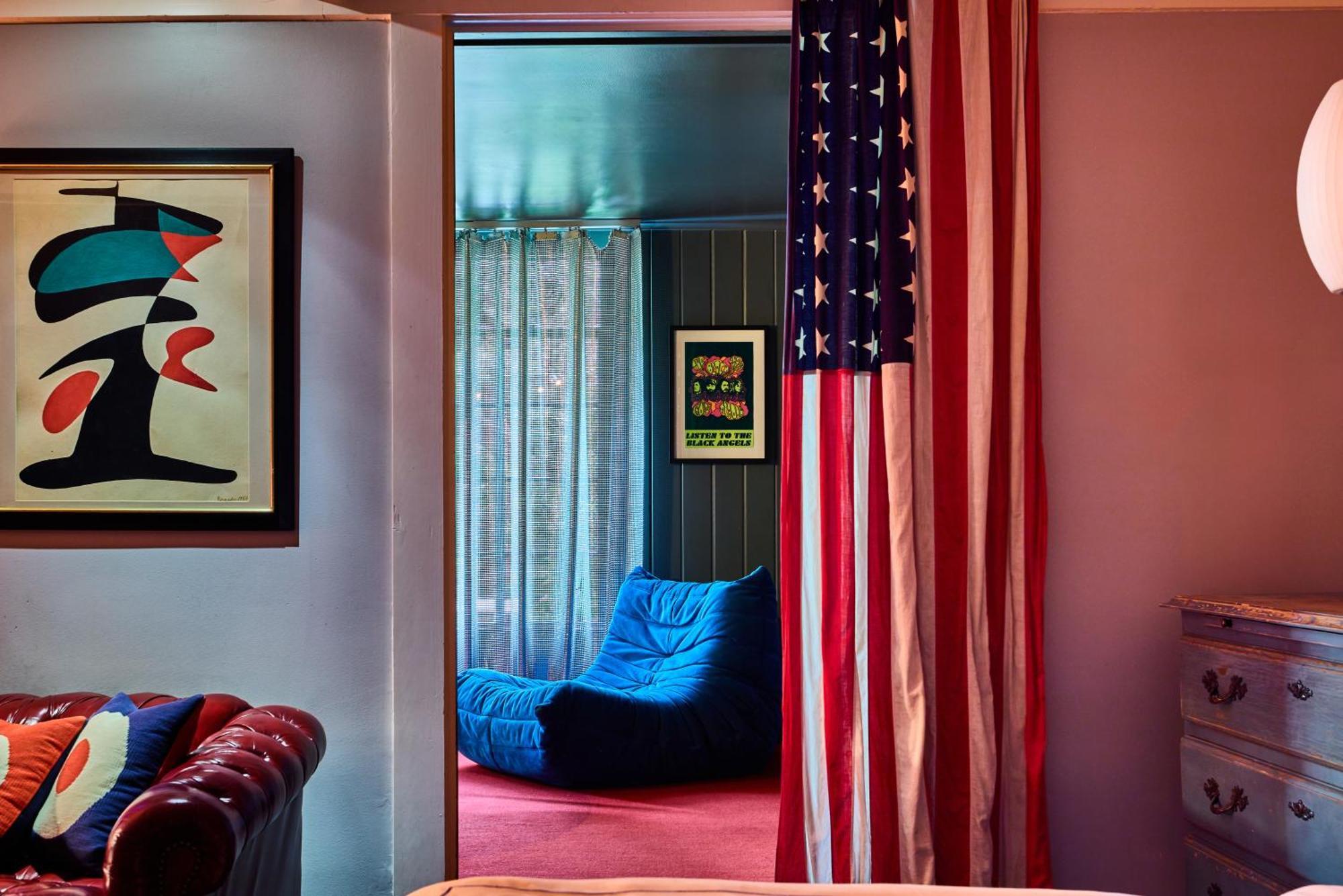Deluxe King Suite,1743166660:JPEG