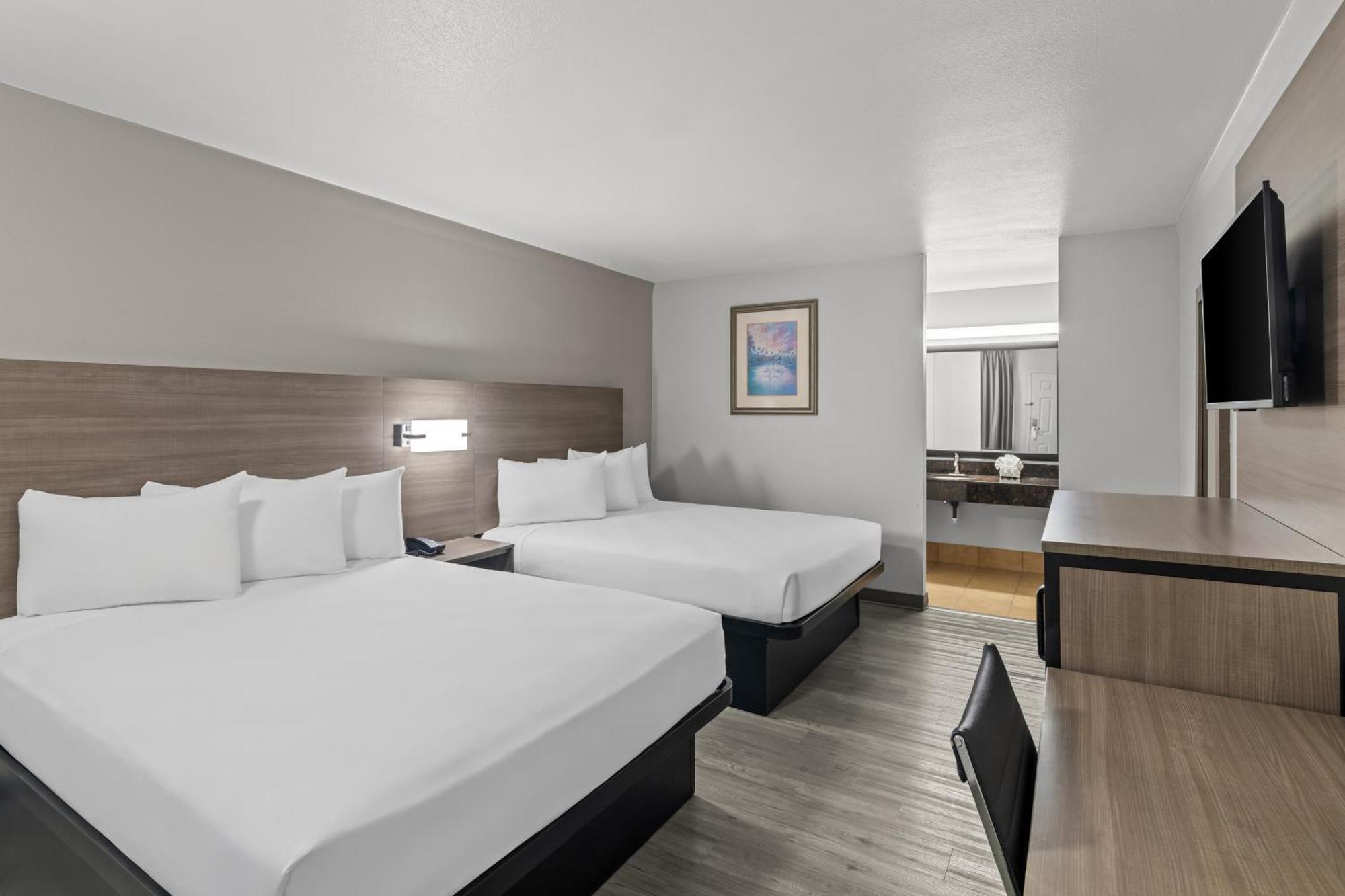 Queen Room Two Queen Beds Non-Smoking