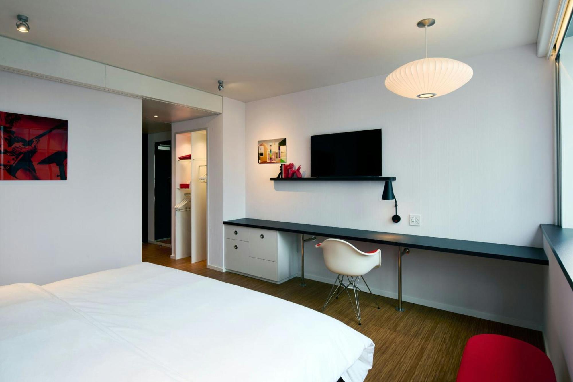 King Room - Accessible,1759106358:JPEG