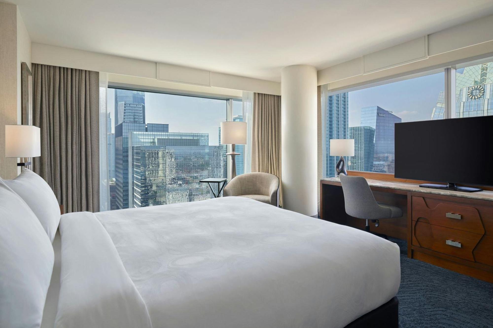 Corner King Room