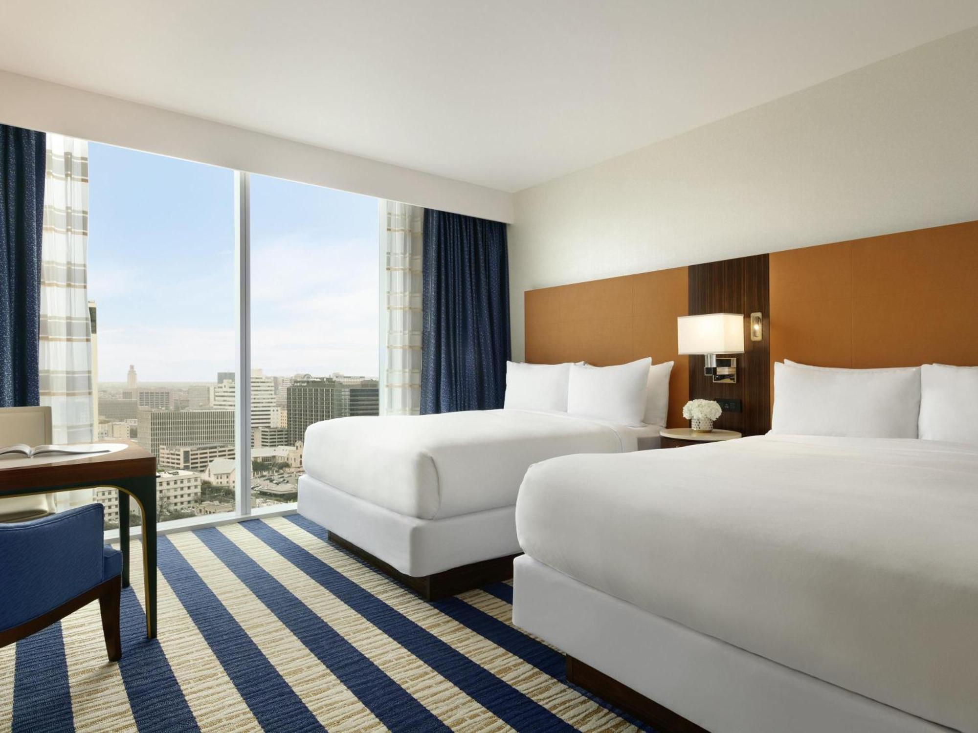 Fairmont Queen Room Two Queen Beds Roll Shower Mobility Access