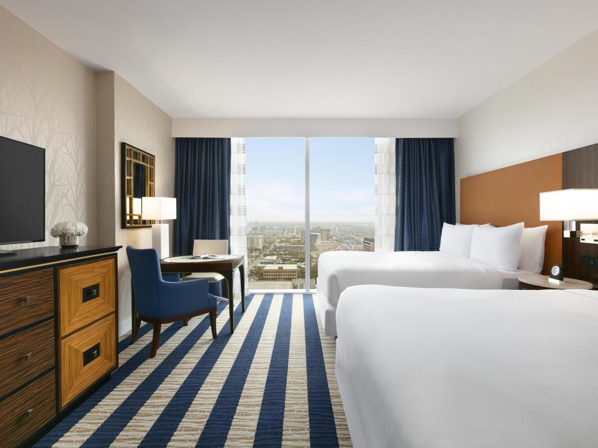 Fairmont Queen Room Two Queen Beds Roll Shower Mobility Access