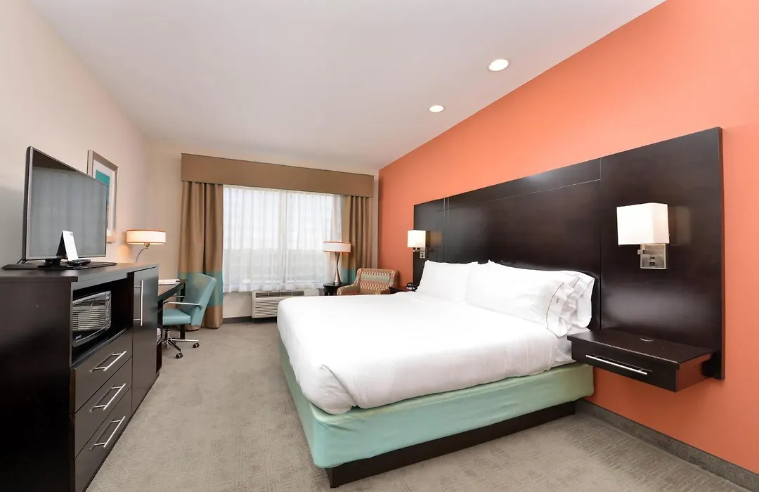 Holiday Inn Express & Suites Austin South By Ihg-1