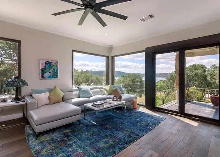 Lake Travis Oasis - The Breeze Austin