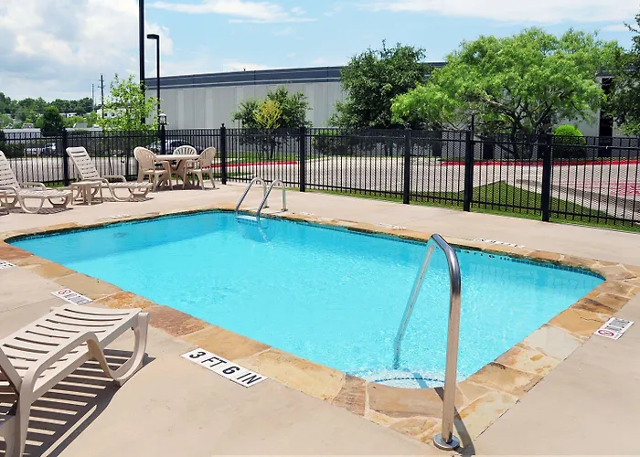 Microtel Inn & Suites By Wyndham Austin Airport