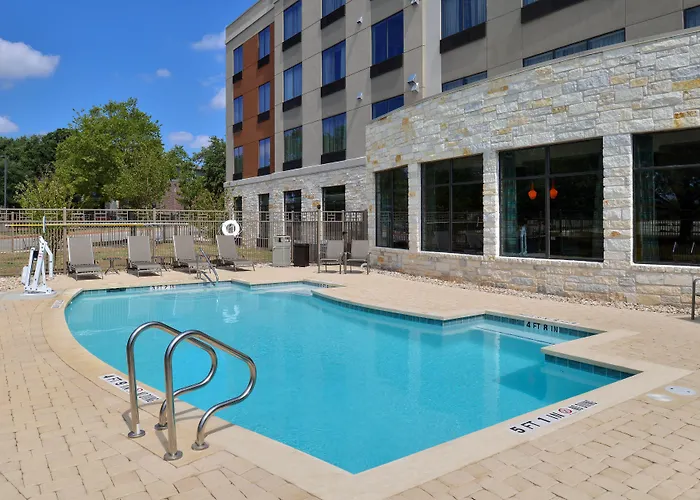 Holiday Inn Express & Suites Austin South By Ihg