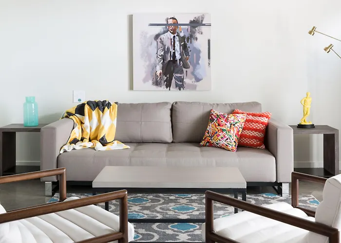 Kasa Downtown Austin Aparthotel