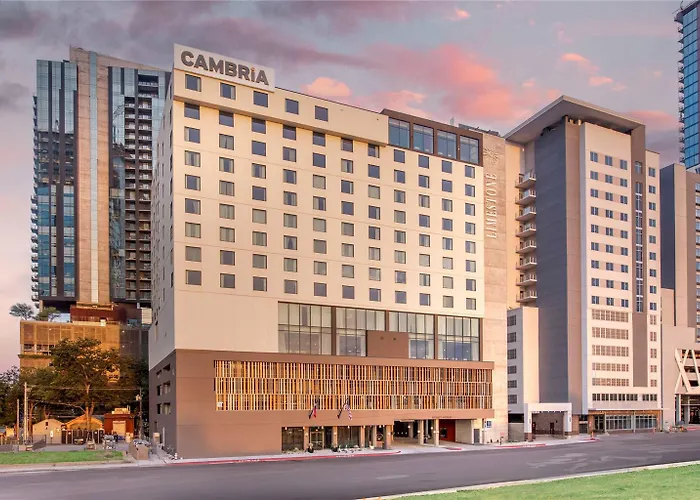 Cambria Hotel Austin Downtown